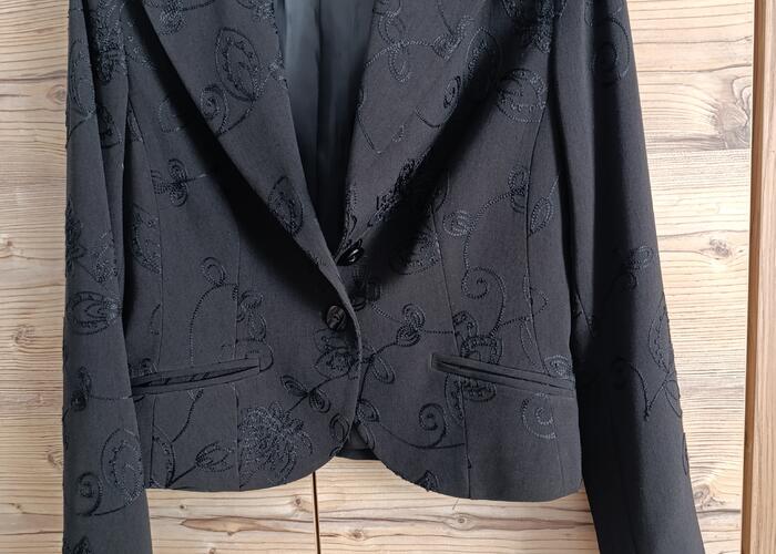 Grajewo ogłoszenia: Sprzedam elegancki żakiet rozmiar 38 kolor czarny